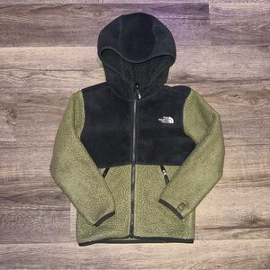 The North Face Forrest Hooded Fleece Jacket Size 6